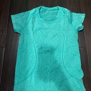 Lululemon Swiftly Short sleeve shirt size 8
